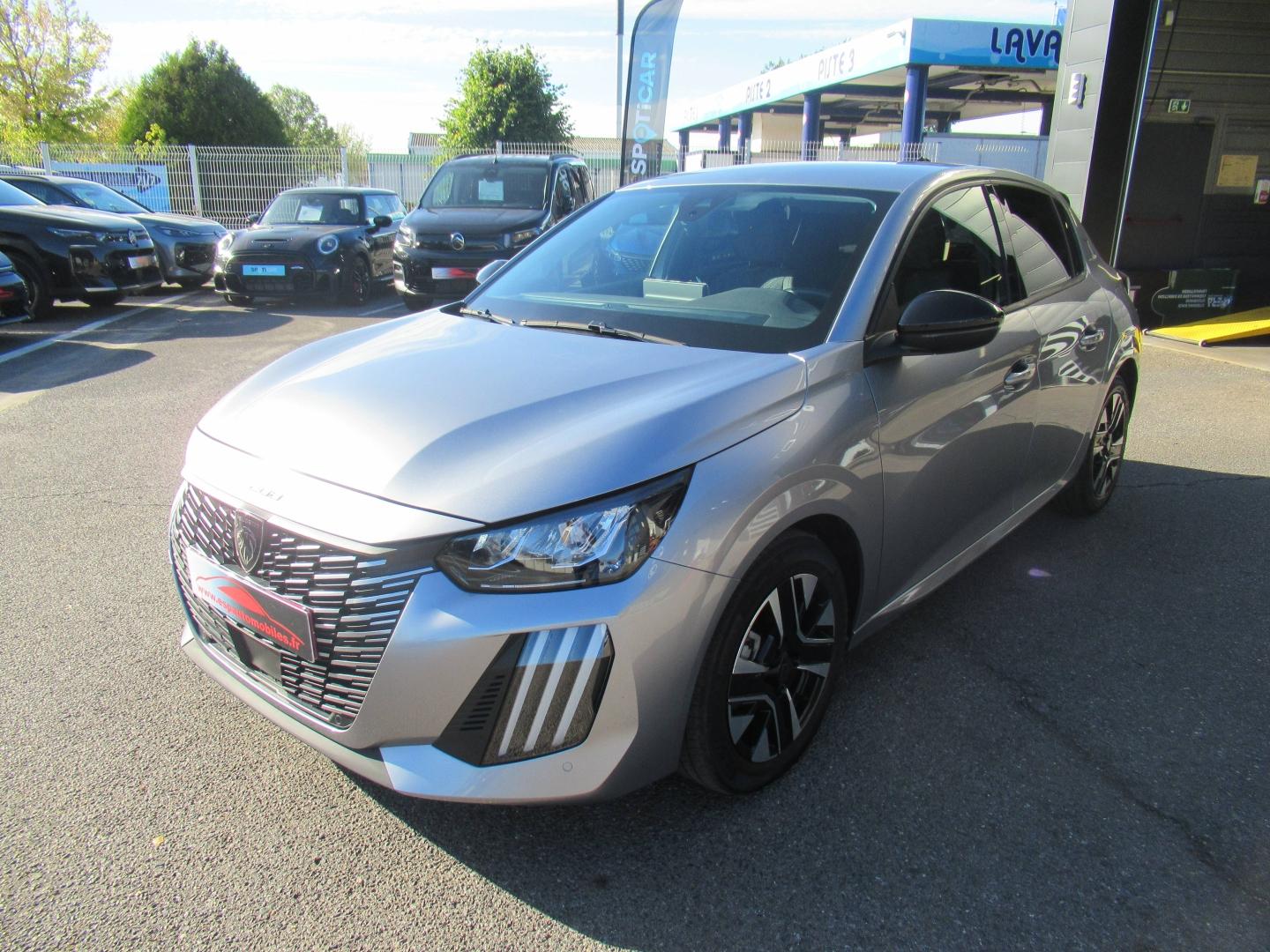 PEUGEOT 208
