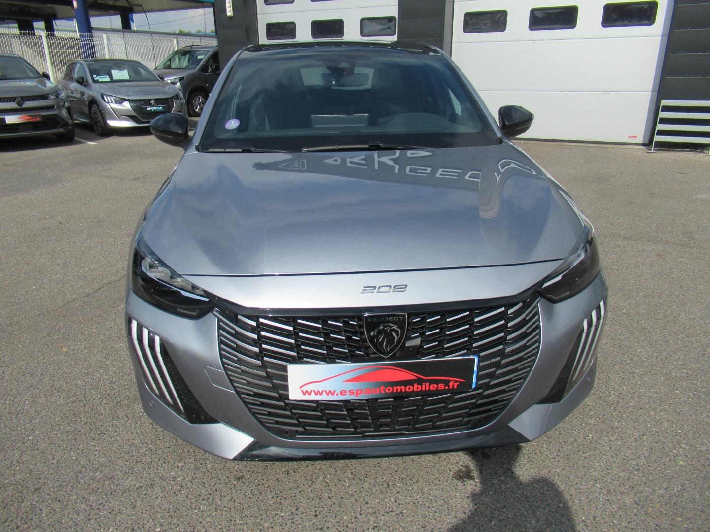 PEUGEOT 208